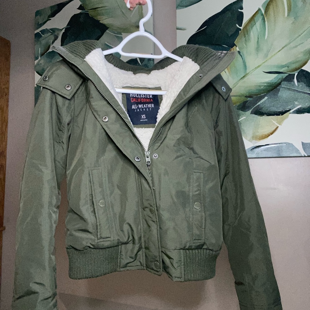 Hollister jacket - Picture 8 of 11
